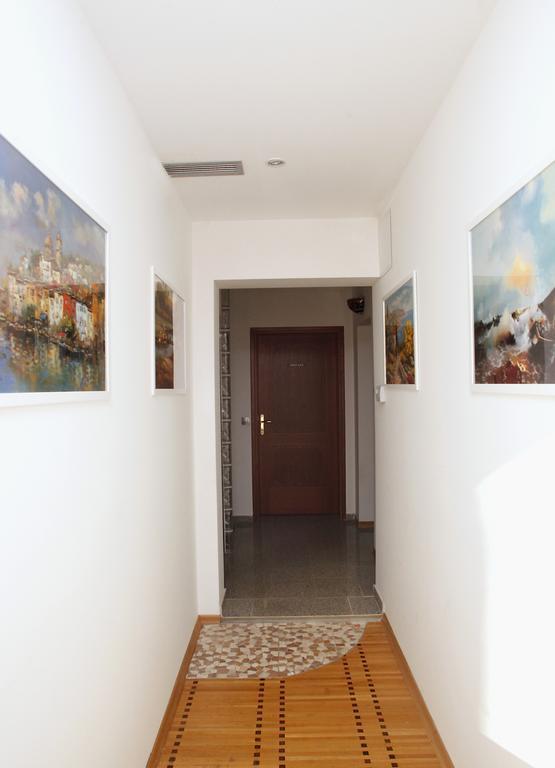 Guest House Isabel ซาเกร็บ ภายนอก รูปภาพ