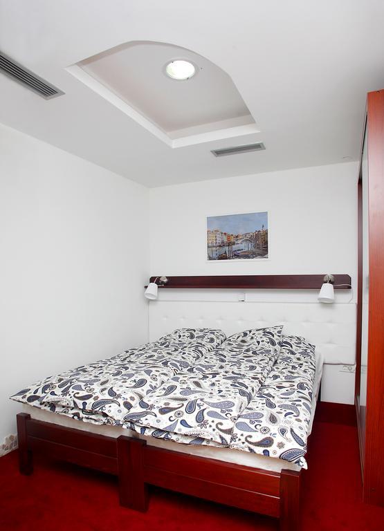 Guest House Isabel ซาเกร็บ ภายนอก รูปภาพ