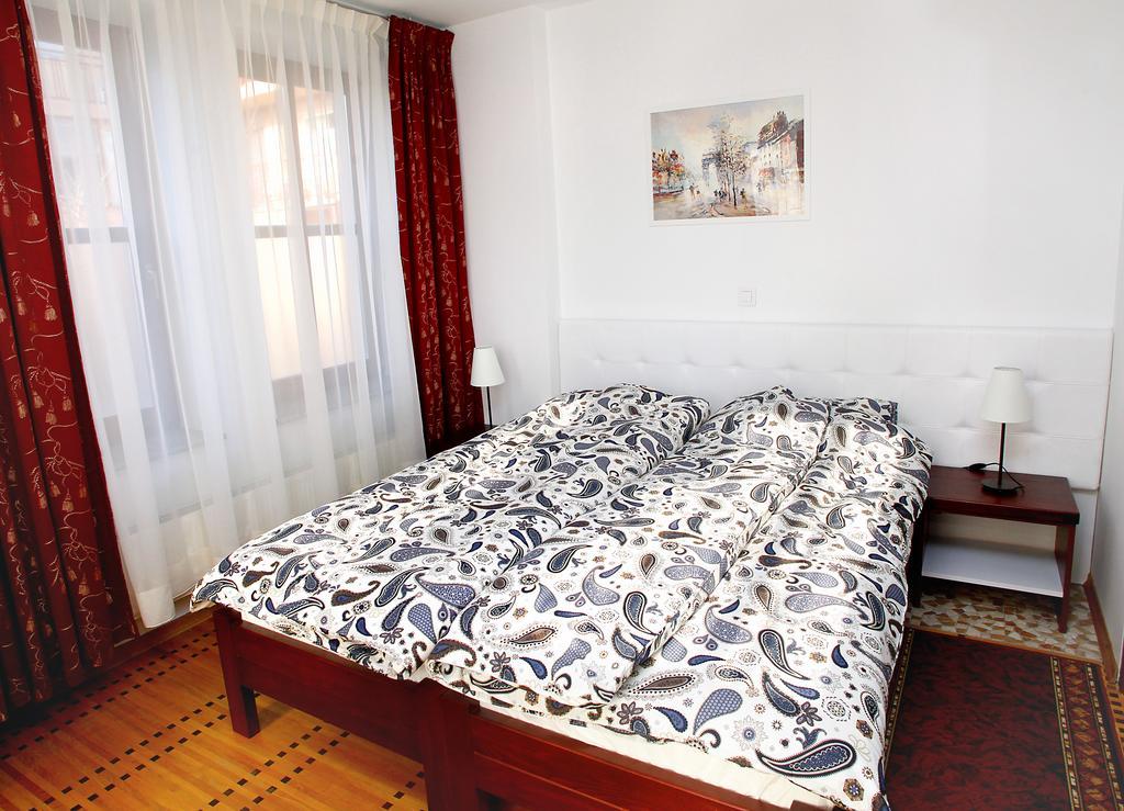 Guest House Isabel ซาเกร็บ ภายนอก รูปภาพ