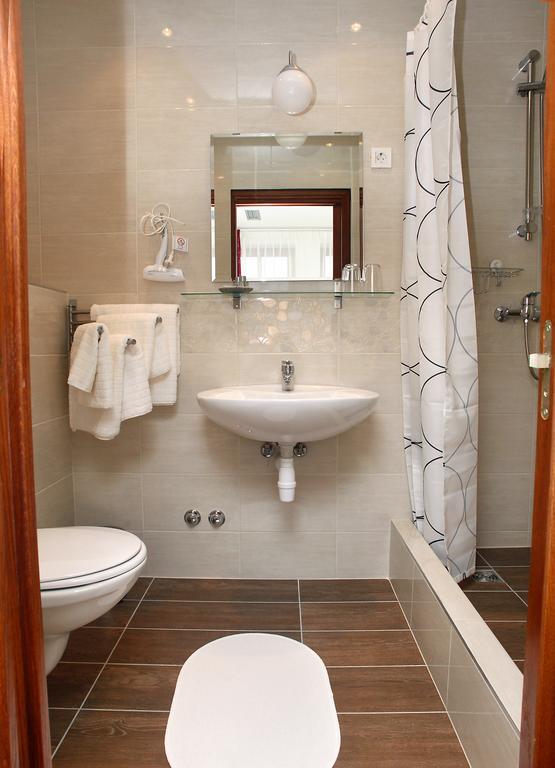 Guest House Isabel ซาเกร็บ ภายนอก รูปภาพ
